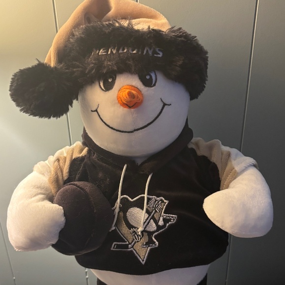 Plush 15" Standalone Pittsburgh Penguins Snowman - Picture 1 of 3